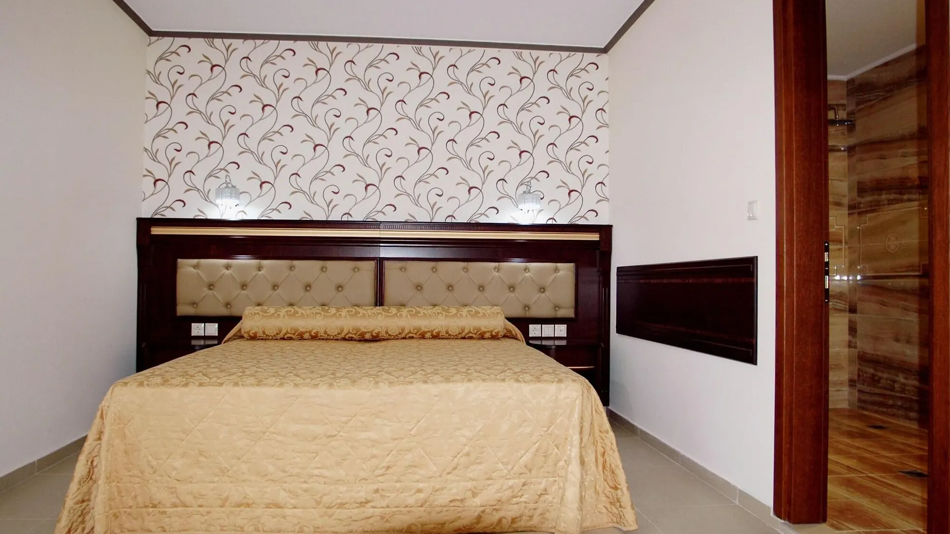 Santa Beach Hotel Agia Trias 5*,