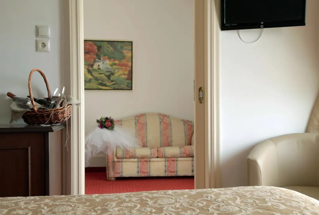 Santa Beach Hotel Agia Trias